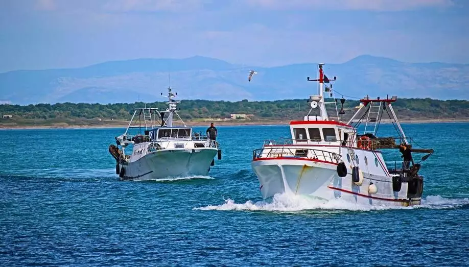 Who Is Responsible For Keeping A Sharp Watch To Avoid A Collision Between Two Boats? Who Is Responsible For Keeping A Sharp Watch To Avoid A Collision Between Two Boats?